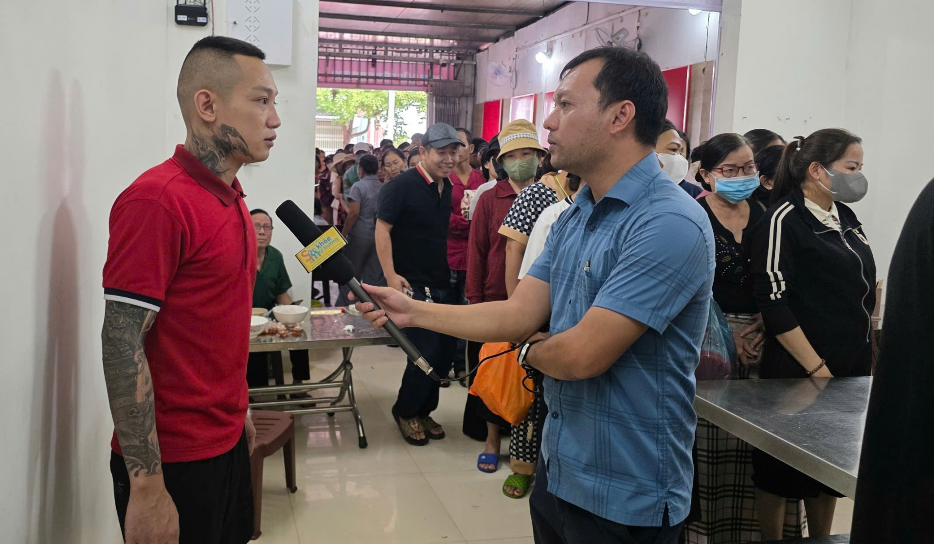  Theo anh Duy, mỗi suất cơm không chỉ giúp người bệnh vơi bớt chi phí mà còn là nguồn động viên tinh thần ý nghĩa.
