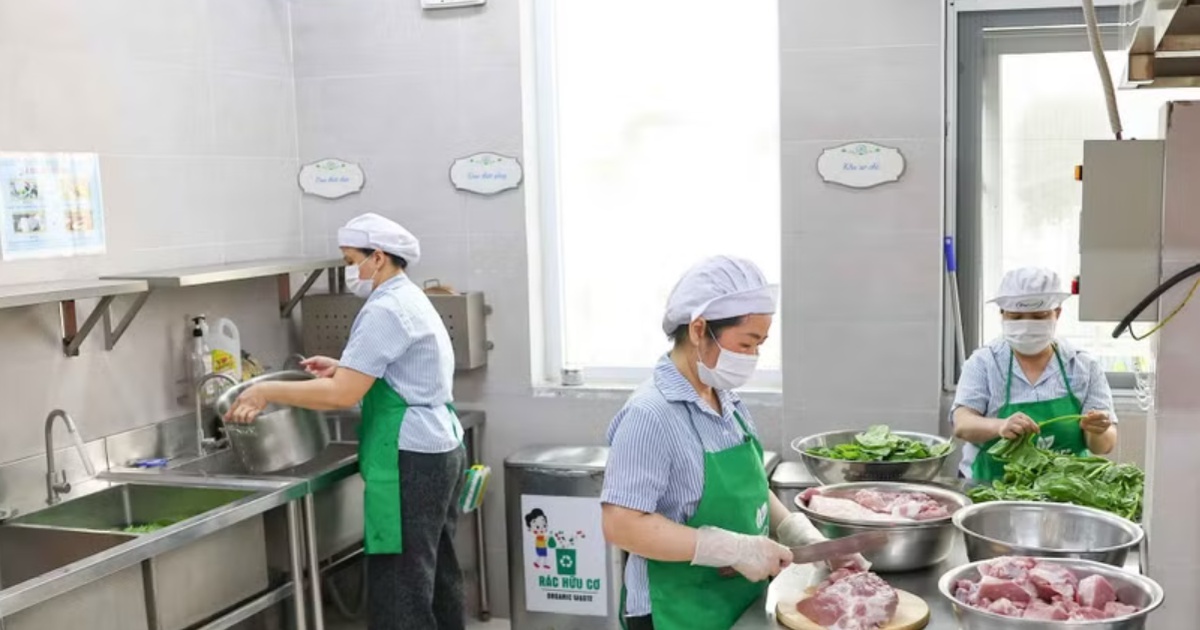 Bếp ăn bán trú tại một trường học ở Hà Nội Bếp ăn bán trú tại một trường học ở Hà Nội