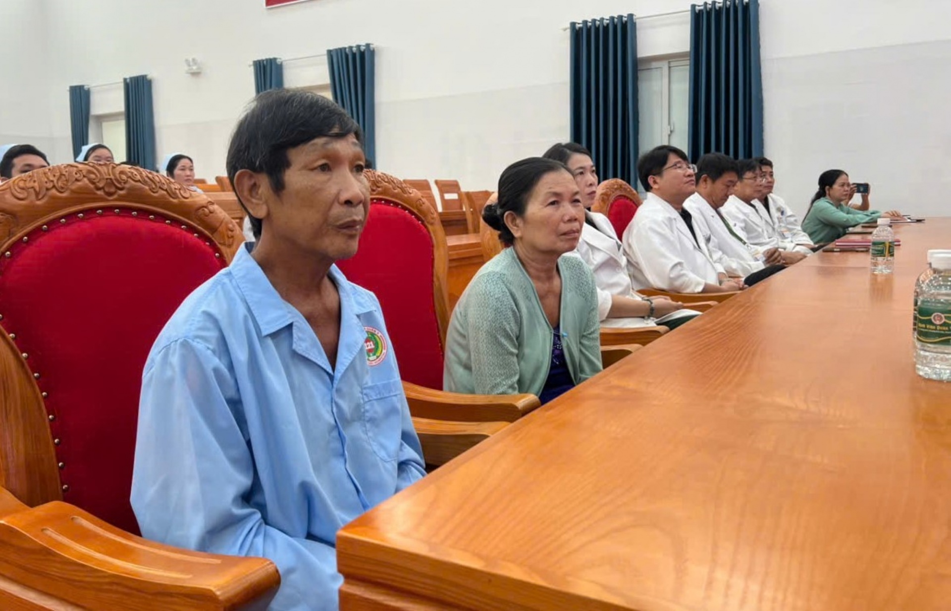 Hy hữu: Bệnh viện Quân y 121, Cục Hậu cần - Kỹ thuật (Quân khu 9) cứu sống bệnh nhân bị ong vò vẽ đốt 150 vết Hy hữu: Bệnh viện Quân y 121, Cục Hậu cần - Kỹ thuật (Quân khu 9) cứu sống bệnh nhân bị ong vò vẽ đốt 150 vết