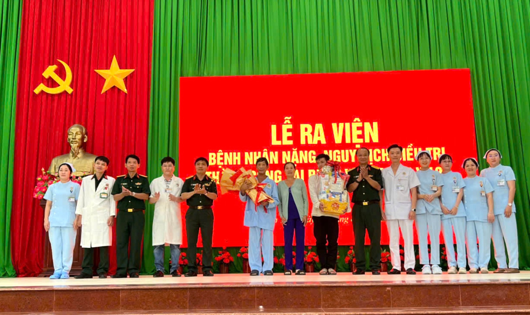 Hy hữu: Bệnh viện Quân y 121, Cục Hậu cần - Kỹ thuật (Quân khu 9) cứu sống bệnh nhân bị ong vò vẽ đốt 150 vết Hy hữu: Bệnh viện Quân y 121, Cục Hậu cần - Kỹ thuật (Quân khu 9) cứu sống bệnh nhân bị ong vò vẽ đốt 150 vết