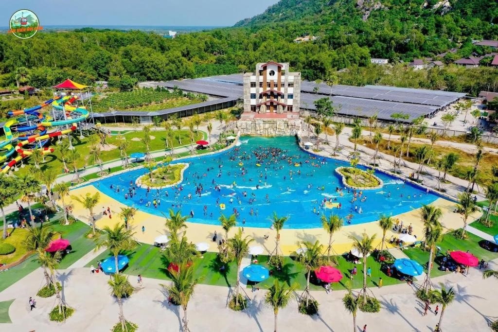 Đi Núi Cấm đừng quên check-in Thanh Long Water Park!