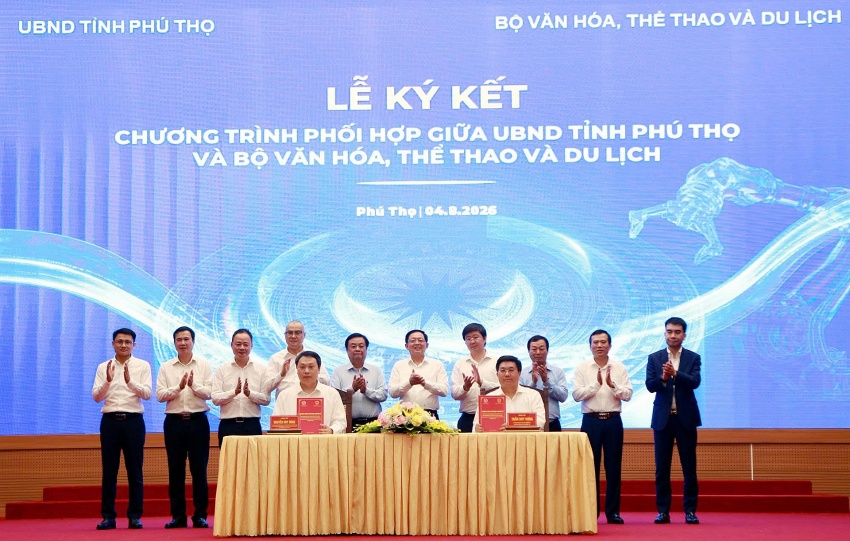 Phú Thọ: Đẩy mạnh chuyển đổi số, tạo bước ngoặt phát triển bền vững Phú Thọ: Đẩy mạnh chuyển đổi số, tạo bước ngoặt phát triển bền vững