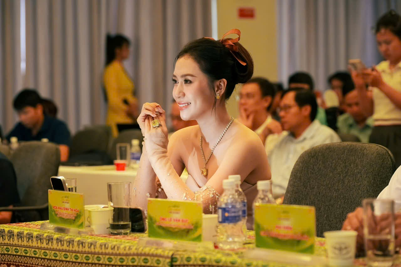  Hoa hậu Đinh Thị Hoa bày tỏ niềm tự hào khi đồng hành cùng Lễ hội Sầu riêng Đắk Lắk 2026.