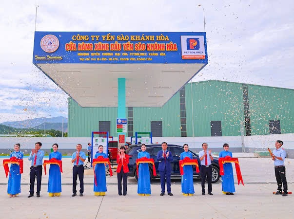 Công ty Yến sào Khánh Hòa: Khai trương Cửa hàng xăng dầu, Cửa hàng giới thiệu sản phẩm và ra mắt sản phẩm mới Sanest/Sanvinest SVN79 Công ty Yến sào Khánh Hòa: Khai trương Cửa hàng xăng dầu, Cửa hàng giới thiệu sản phẩm và ra mắt sản phẩm mới Sanest/Sanvinest SVN79