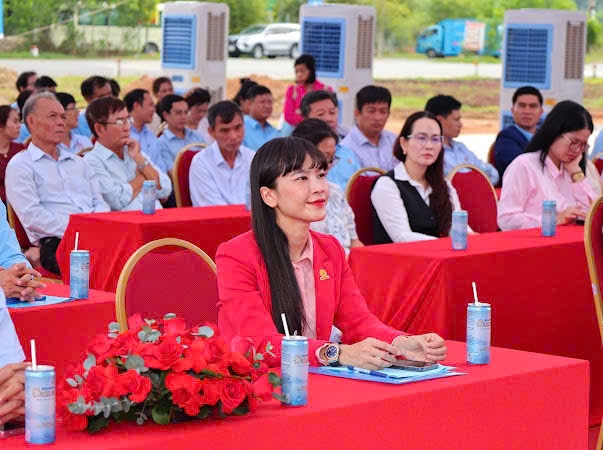 Công ty Yến sào Khánh Hòa: Khai trương Cửa hàng xăng dầu, Cửa hàng giới thiệu sản phẩm và ra mắt sản phẩm mới Sanest/Sanvinest SVN79 Công ty Yến sào Khánh Hòa: Khai trương Cửa hàng xăng dầu, Cửa hàng giới thiệu sản phẩm và ra mắt sản phẩm mới Sanest/Sanvinest SVN79