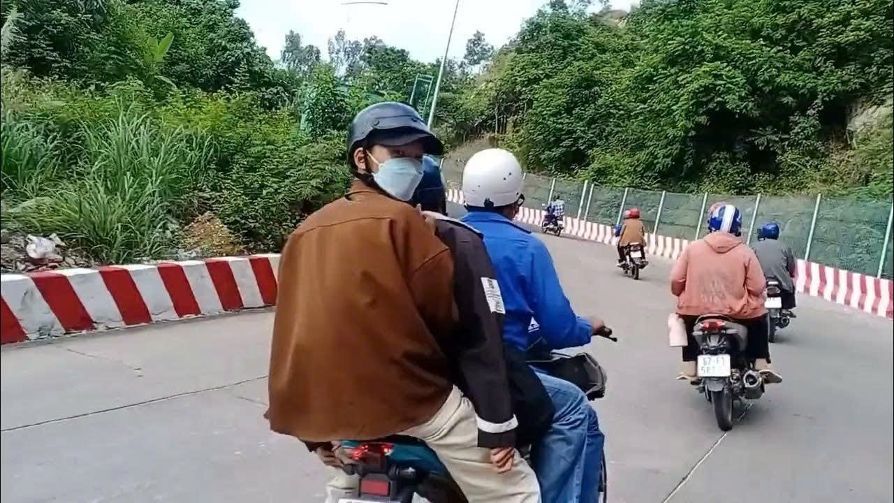 Phương tiện vận chuyển rất thô sơ không phù hợp với một điểm đến du lịch tâm linh - sinh thái quy mô lớn. Phương tiện vận chuyển rất thô sơ không phù hợp với một điểm đến du lịch tâm linh - sinh thái quy mô lớn.
