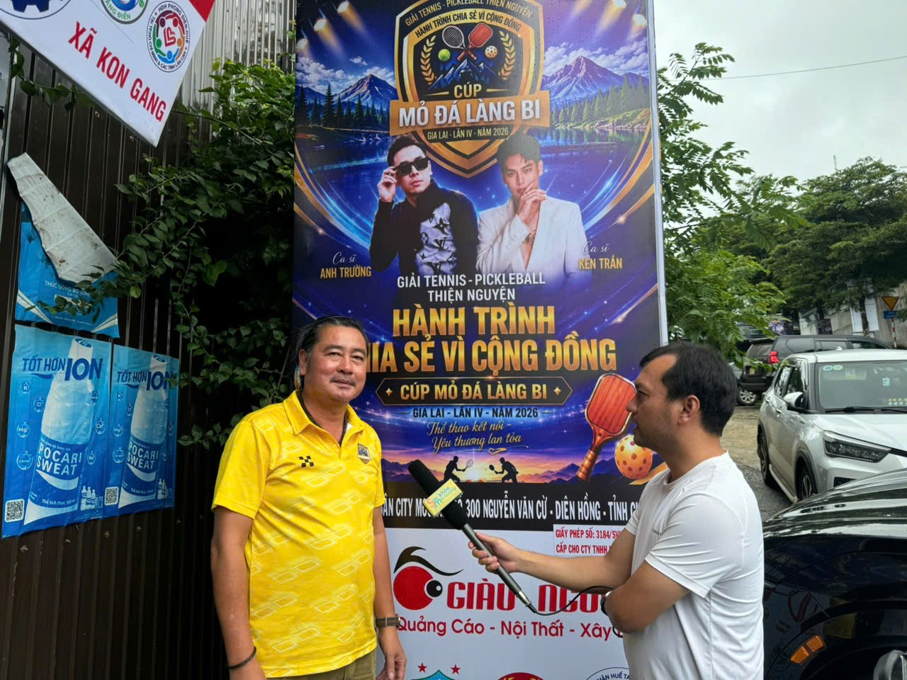 Ông Đào Minh Trí – Nhà tài trợ chính, Phó Ban Tổ chức Thường trực – chia sẻ cùng phóng viên bên lề lễ khai mạc. Ông Đào Minh Trí – Nhà tài trợ chính, Phó Ban Tổ chức Thường trực – chia sẻ cùng phóng viên bên lề lễ khai mạc.