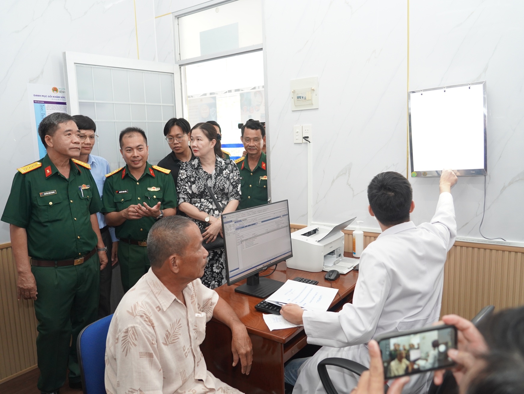 Bệnh viện Quân y 120 (Quân khu 9): Khai trương dịch vụ lấy mẫu xét nghiệm tại nhà