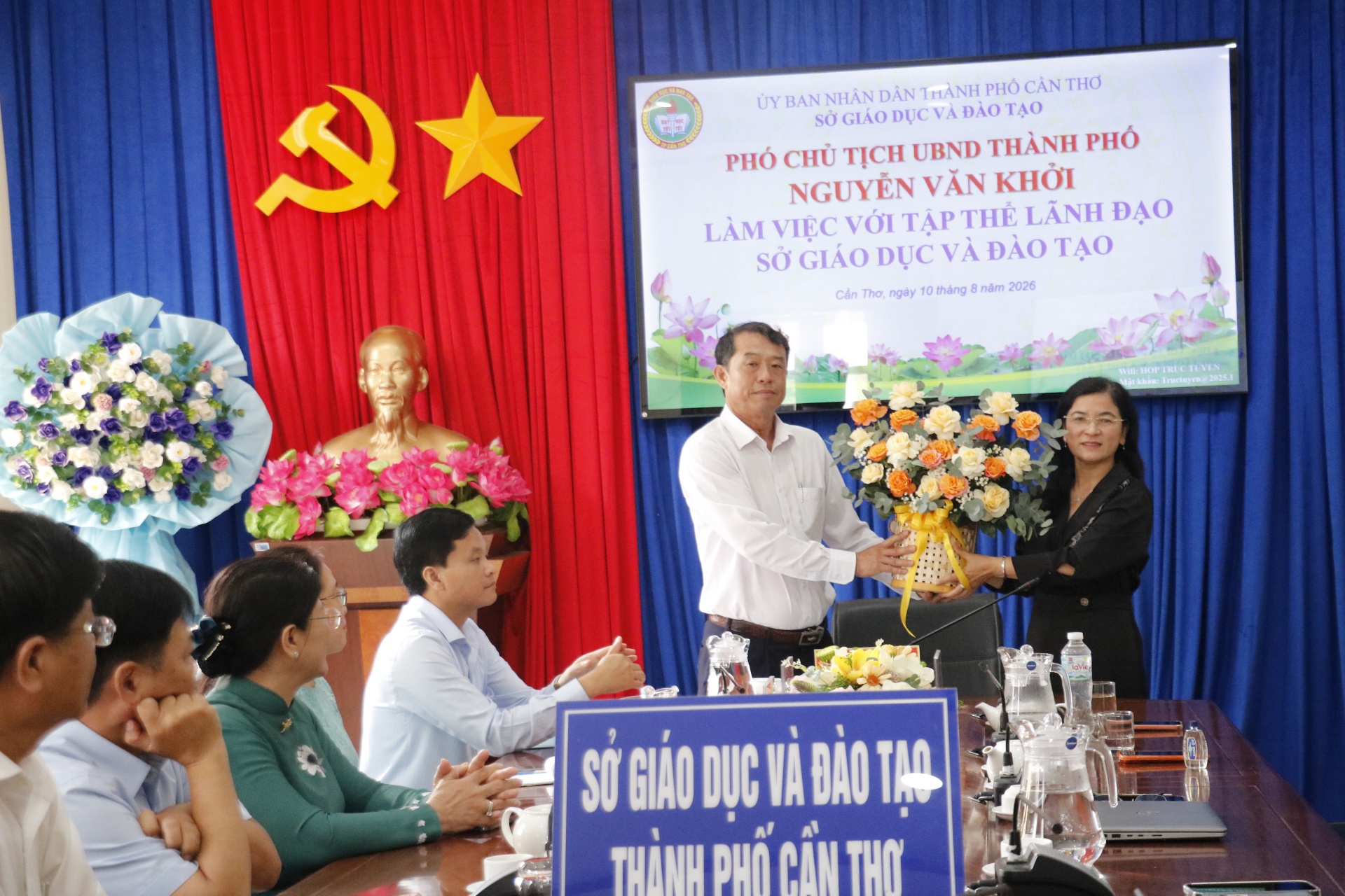 Cần Thơ phấn đấu trở thành trung tâm giáo dục của vùng ĐBSCL Cần Thơ phấn đấu trở thành trung tâm giáo dục của vùng ĐBSCL