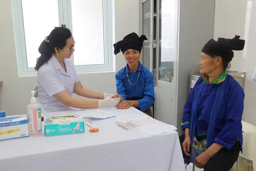 Đưa y tế về vùng sâu xa, tất cả vì sức khỏe cộng đồng Đưa y tế về vùng sâu xa, tất cả vì sức khỏe cộng đồng