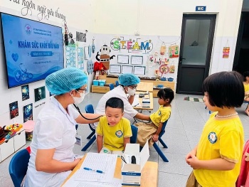 Hà Nội bắt đầu khám sức khỏe miễn phí cho trẻ em mầm non và học sinh
