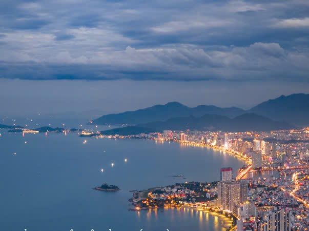 Một khám phá mới về Khánh Hòa qua ngôn ngữ hình ảnh Một khám phá mới về Khánh Hòa qua ngôn ngữ hình ảnh
