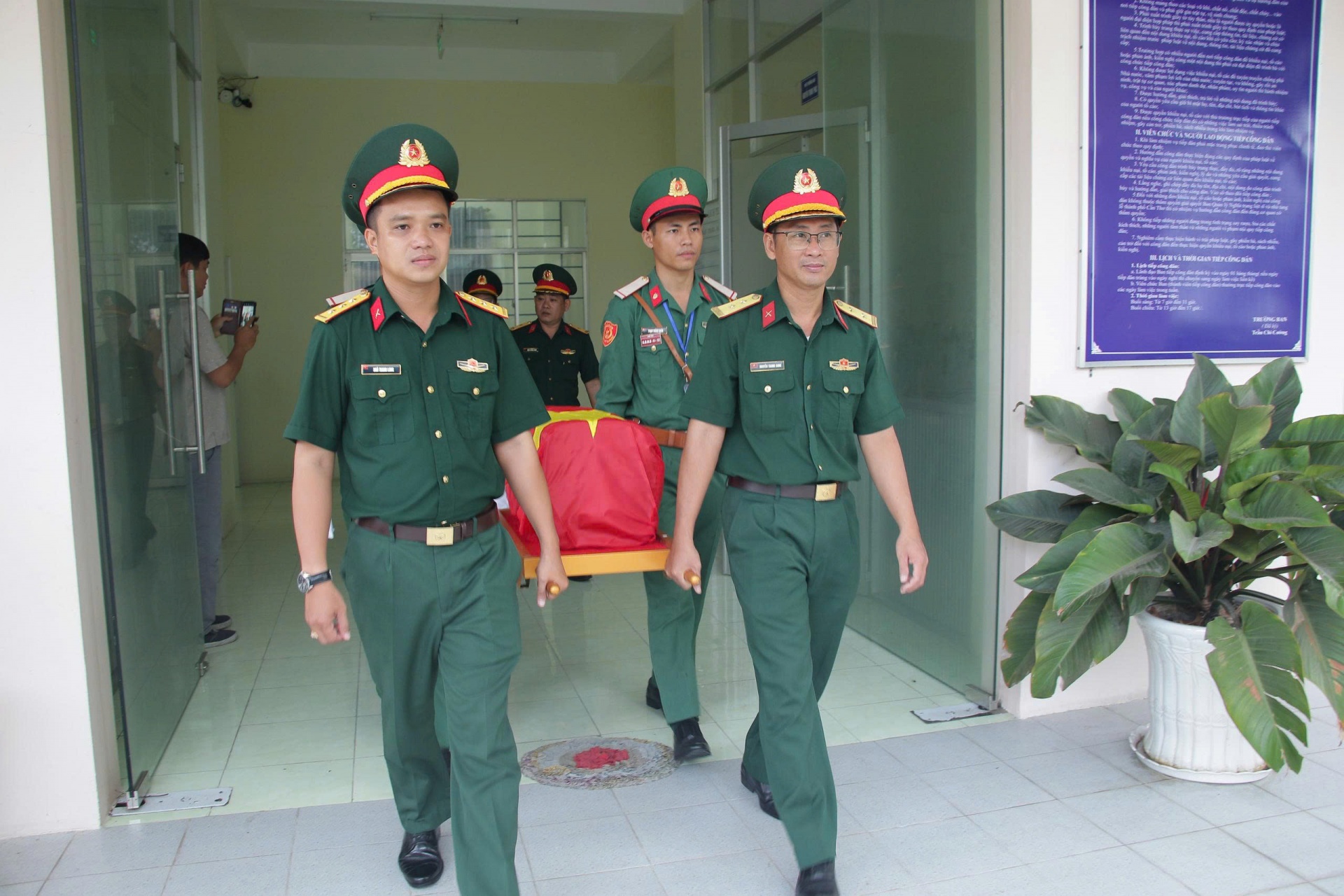 Cần Thơ, An Giang bàn giao 1.617 mẫu sinh phẩm hài cốt liệt sĩ để giám định ADN