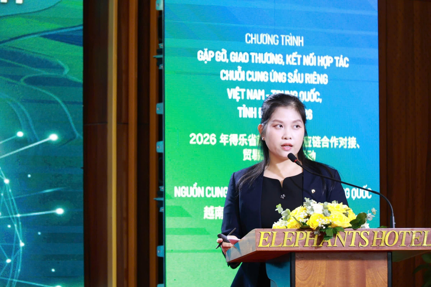 Bà Nguyễn Thu Trang – Giám đốc Công ty TNHH Phát triển Công nghệ và Thương mại C&M chia sẻ về hoạt động của doanh nghiệp và vai trò đồng hành truyền thông cùng chương trình. Bà Nguyễn Thu Trang – Giám đốc Công ty TNHH Phát triển Công nghệ và Thương mại C&M chia sẻ về hoạt động của doanh nghiệp và vai trò đồng hành truyền thông cùng chương trình.