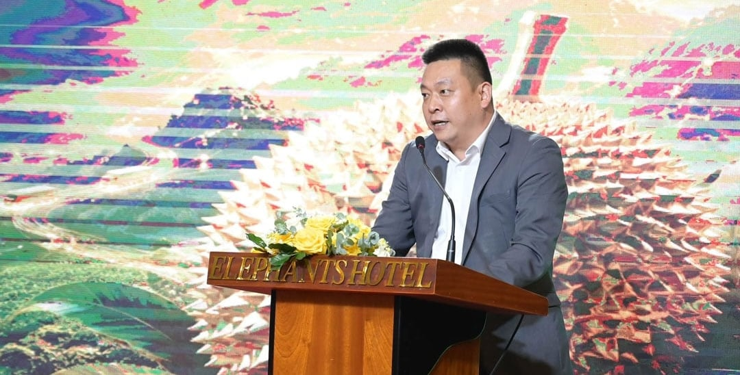 Theo ông Lưu Húc (ảnh), đại diện China Coop, sầu riêng là “sợi dây vàng” kết nối vùng sản xuất Việt Nam với thị trường Trung Quốc. Theo ông Lưu Húc (ảnh), đại diện China Coop, sầu riêng là “sợi dây vàng” kết nối vùng sản xuất Việt Nam với thị trường Trung Quốc.