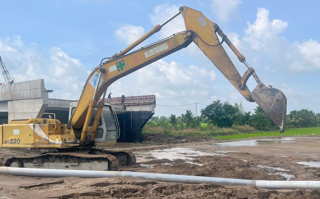 Bảo đảm nguồn vật liệu, tăng tốc thi công cao tốc Châu Đốc - Cần Thơ - Sóc Trăng Bảo đảm nguồn vật liệu, tăng tốc thi công cao tốc Châu Đốc - Cần Thơ - Sóc Trăng