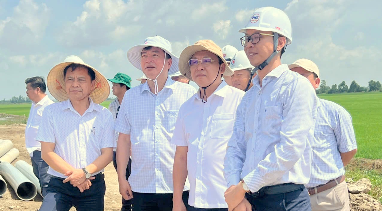 Bảo đảm nguồn vật liệu, tăng tốc thi công cao tốc Châu Đốc - Cần Thơ - Sóc Trăng Bảo đảm nguồn vật liệu, tăng tốc thi công cao tốc Châu Đốc - Cần Thơ - Sóc Trăng