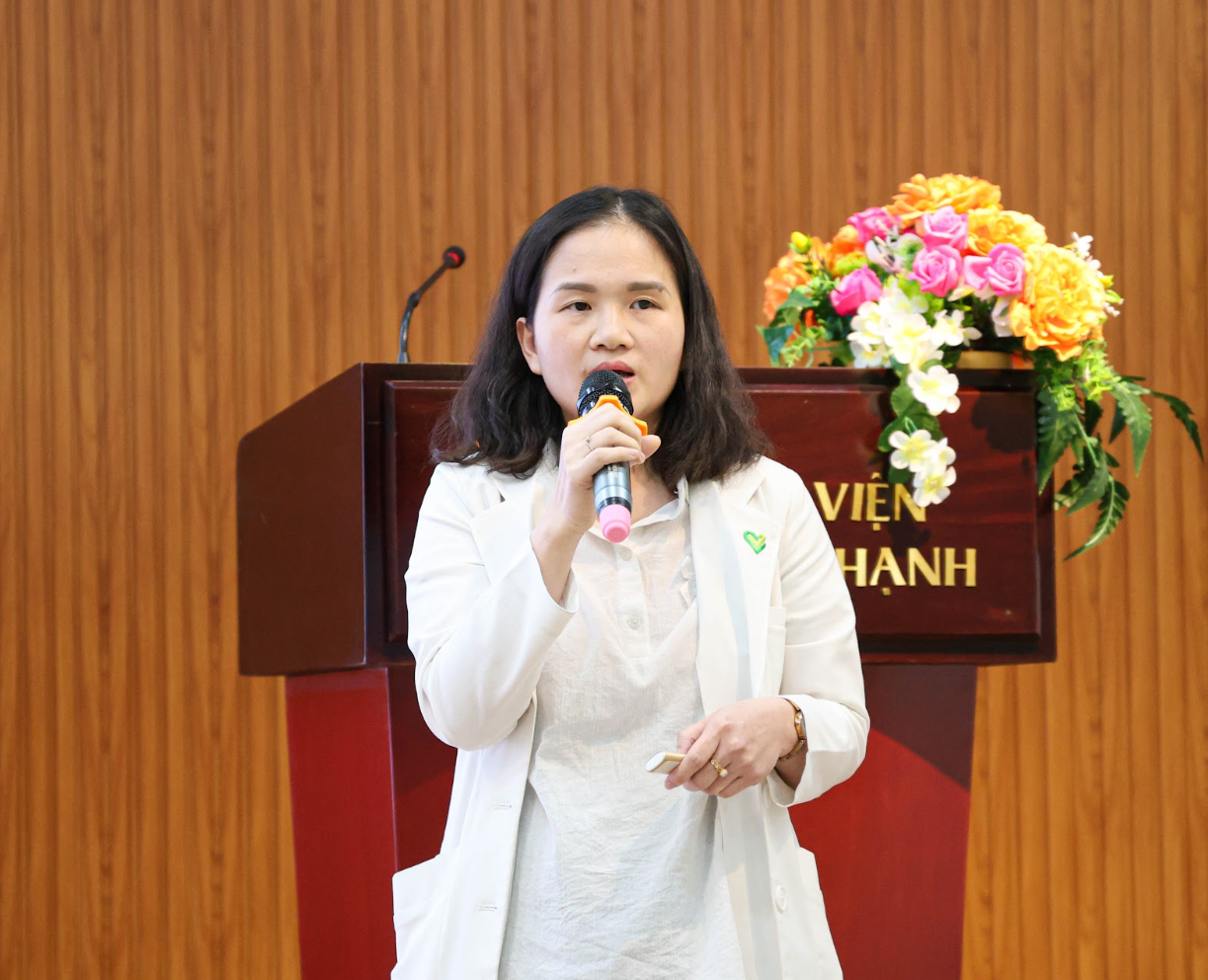 BS Hồ Thị Thảo, Đơn nguyên Hỗ trợ sinh sản - Nam học (IVF), Bệnh viện Thiện Hạnh, chia sẻ những cập nhật và xu hướng mới trong hỗ trợ pha hoàng thể. BS Hồ Thị Thảo, Đơn nguyên Hỗ trợ sinh sản - Nam học (IVF), Bệnh viện Thiện Hạnh, chia sẻ những cập nhật và xu hướng mới trong hỗ trợ pha hoàng thể.