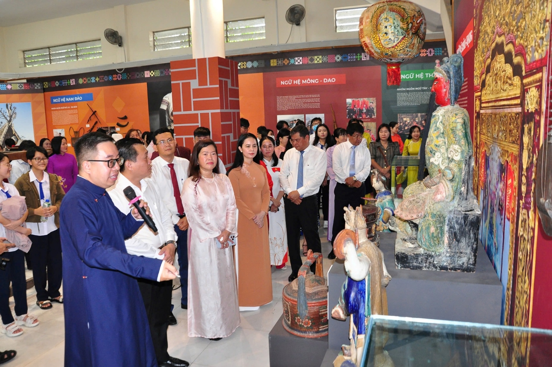 Khai mạc Triển lãm ảnh chuyên đề Khai mạc Triển lãm ảnh chuyên đề