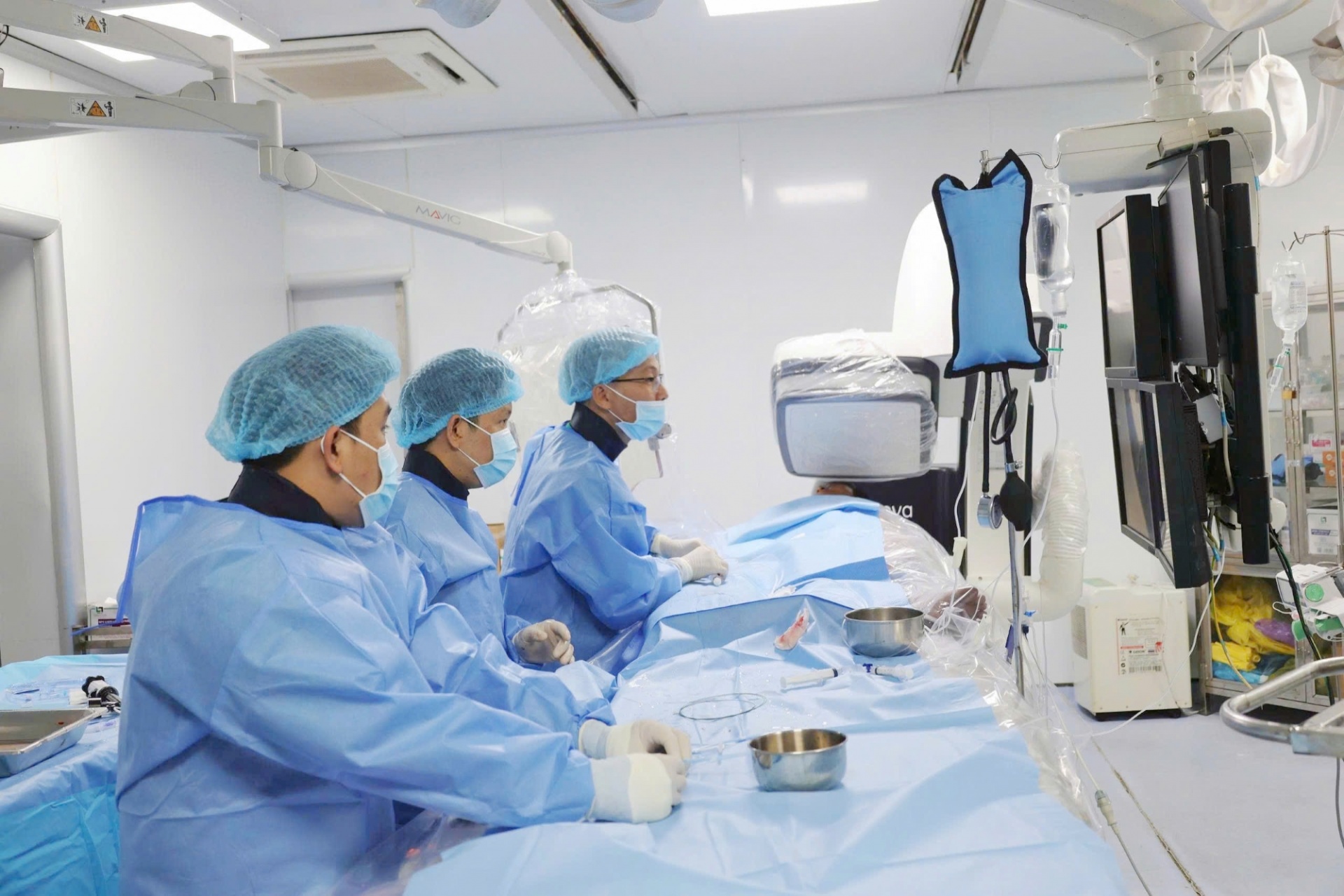 Cứu sống bệnh nhân nhồi máu cơ tim cấp do ong vò vẽ đốt