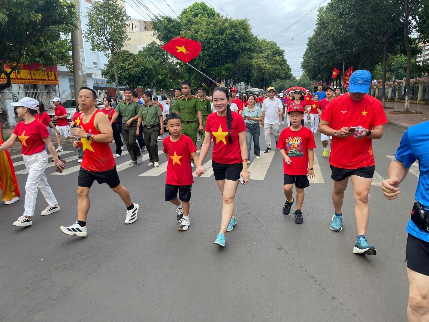  Người dân có thể đăng ký tham gia, kết nối thiết bị và tích lũy bước chân, cùng chung tay hiện thực hóa mục tiêu 10 tỷ bước chân xanh vì sức khỏe cộng đồng và một Việt Nam bền vững.