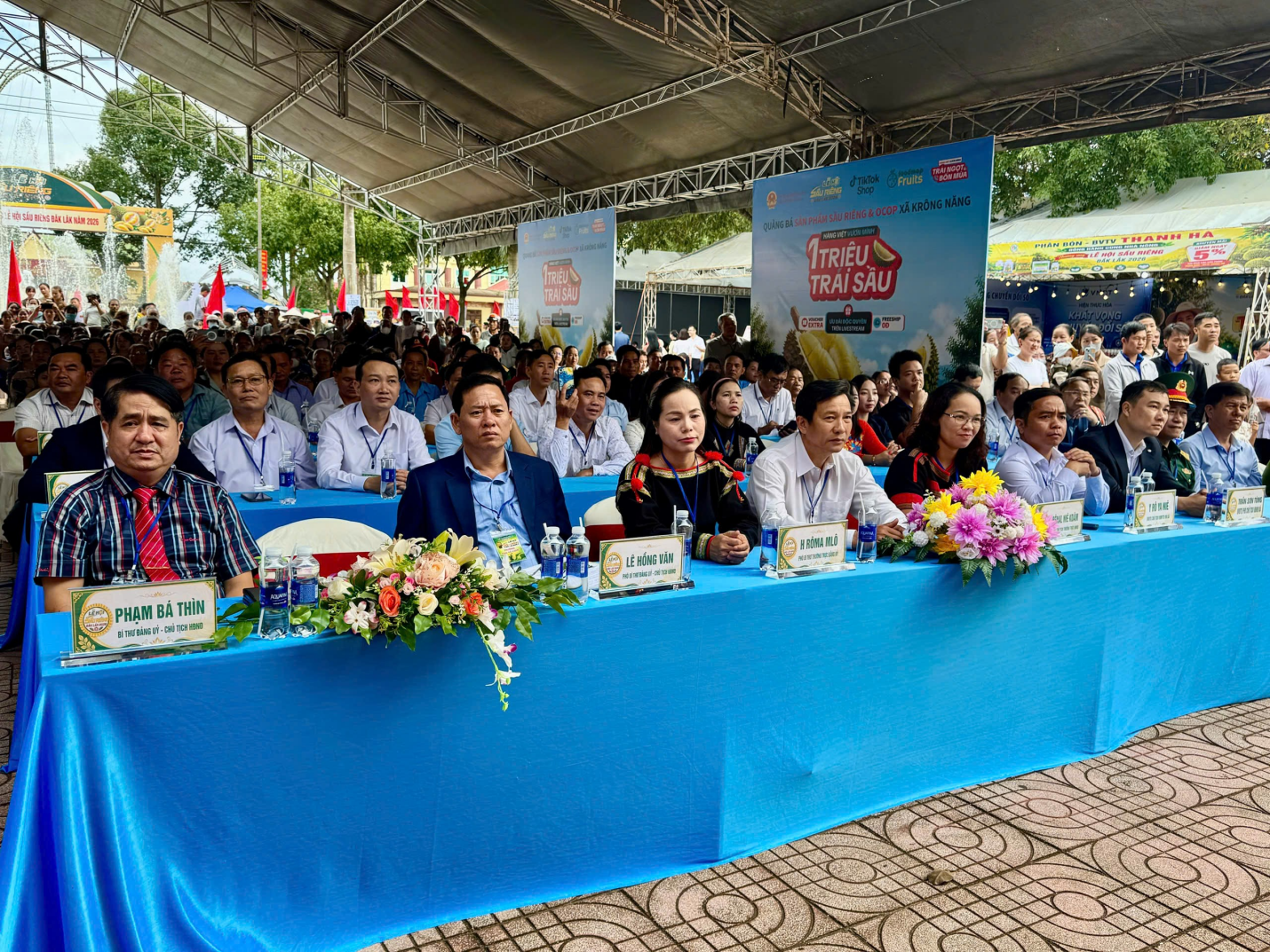 Tham dự chương trình có đại diện lãnh đạo tỉnh, lãnh đạo xã Krông Năng, các cơ quan, đơn vị, doanh nghiệp, hợp tác xã, cơ quan báo chí, KOL/KOC cùng đông đảo nhân dân và du khách. Tham dự chương trình có đại diện lãnh đạo tỉnh, lãnh đạo xã Krông Năng, các cơ quan, đơn vị, doanh nghiệp, hợp tác xã, cơ quan báo chí, KOL/KOC cùng đông đảo nhân dân và du khách.