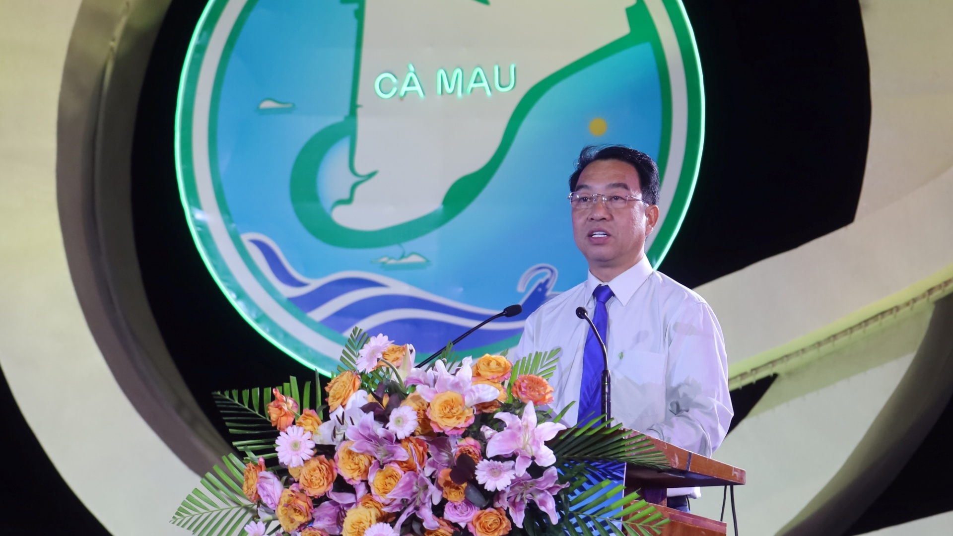 Cà Mau: Lễ thượng cờ, chào cờ hướng về Quốc khánh 2/9 tại Mũi Cà Mau với quốc kỳ hơn 2.000 m²