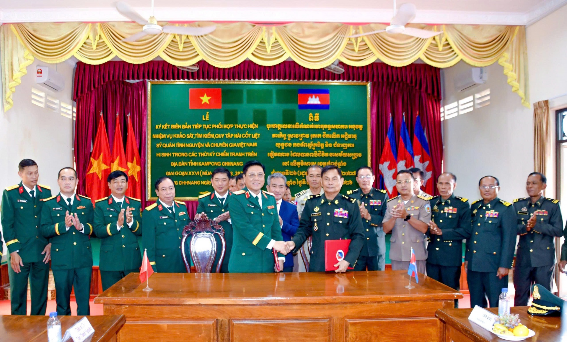 Quân khu 9 ký kết phối hợp tìm kiếm, quy tập hài cốt liệt sĩ, quân tình nguyện và chuyên gia Việt Nam tại Campuchia