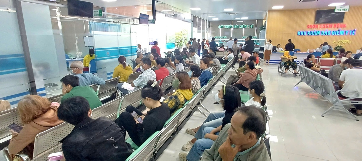 Hơn 1.000 ca bệnh được Bệnh viện Quân y 121 khám mỗi ngày dịp Lễ 2-9 Hơn 1.000 ca bệnh được Bệnh viện Quân y 121 khám mỗi ngày dịp Lễ 2-9