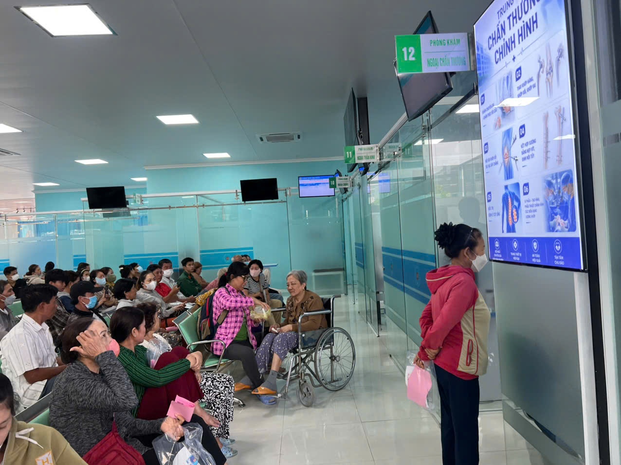 Hơn 1.000 ca bệnh được Bệnh viện Quân y 121 khám mỗi ngày dịp Lễ 2-9 Hơn 1.000 ca bệnh được Bệnh viện Quân y 121 khám mỗi ngày dịp Lễ 2-9