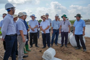 Nhà thầu tăng ca, đẩy nhanh thi công cao tốc dài nhất miền Tây