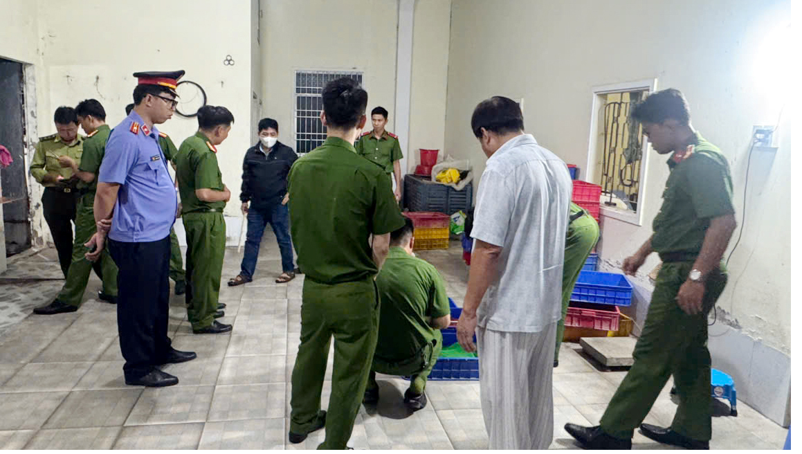 Kiên quyết đấu tranh, xử lý nạn săn bắt, mua bán động vật hoang dã, quý hiếm Kiên quyết đấu tranh, xử lý nạn săn bắt, mua bán động vật hoang dã, quý hiếm
