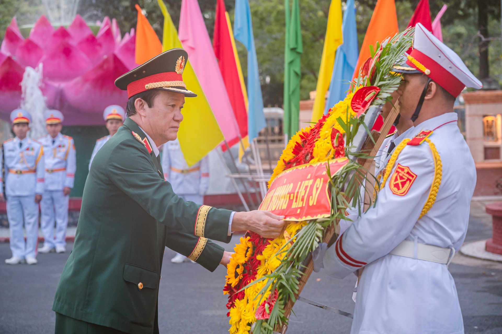 Quân khu 9: Dâng hương tưởng niệm Chủ tịch Hồ Chí Minh, tri ân các anh hùng, liệt sĩ