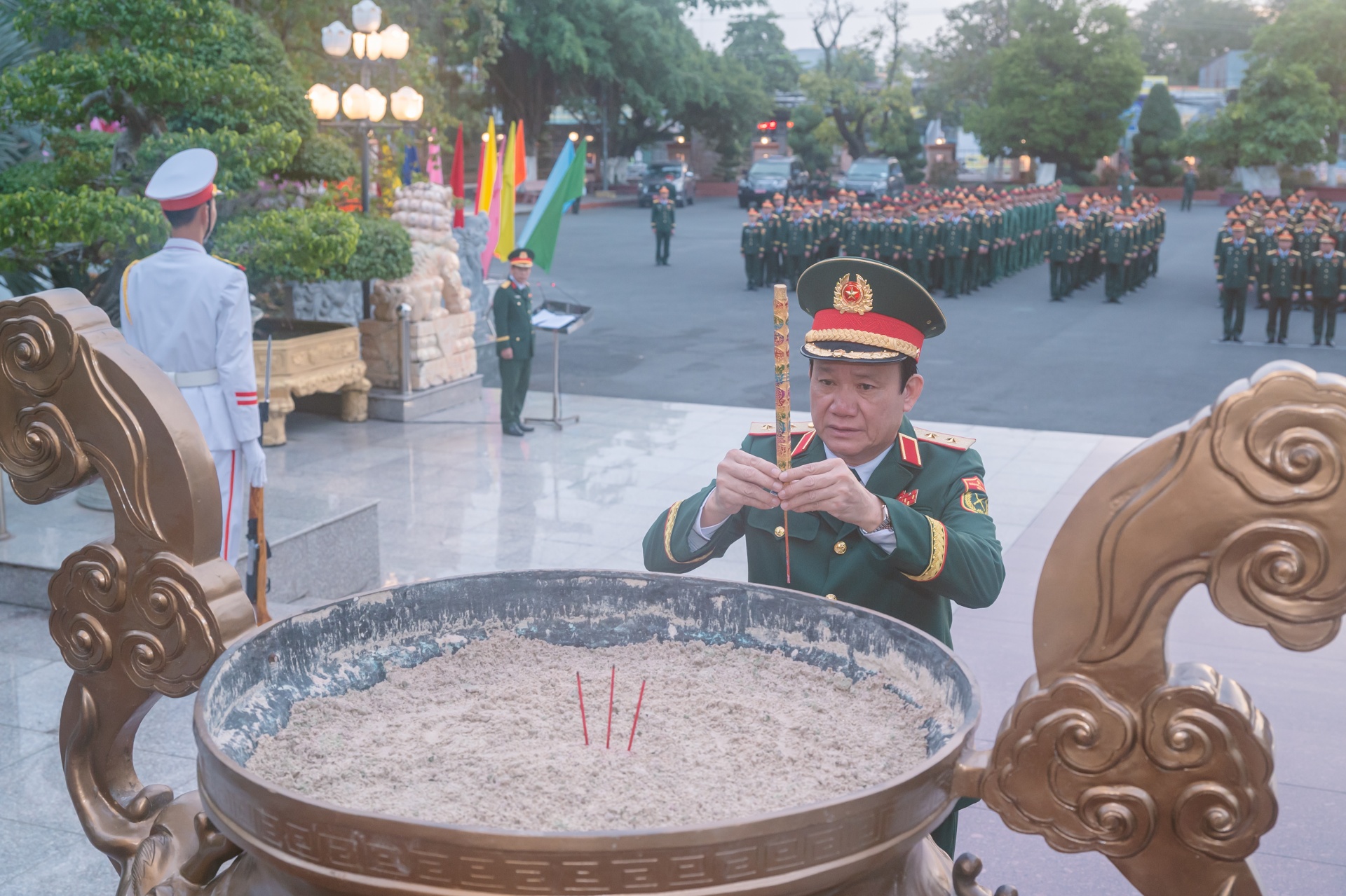 Quân khu 9: Dâng hương tưởng niệm Chủ tịch Hồ Chí Minh, tri ân các anh hùng, liệt sĩ