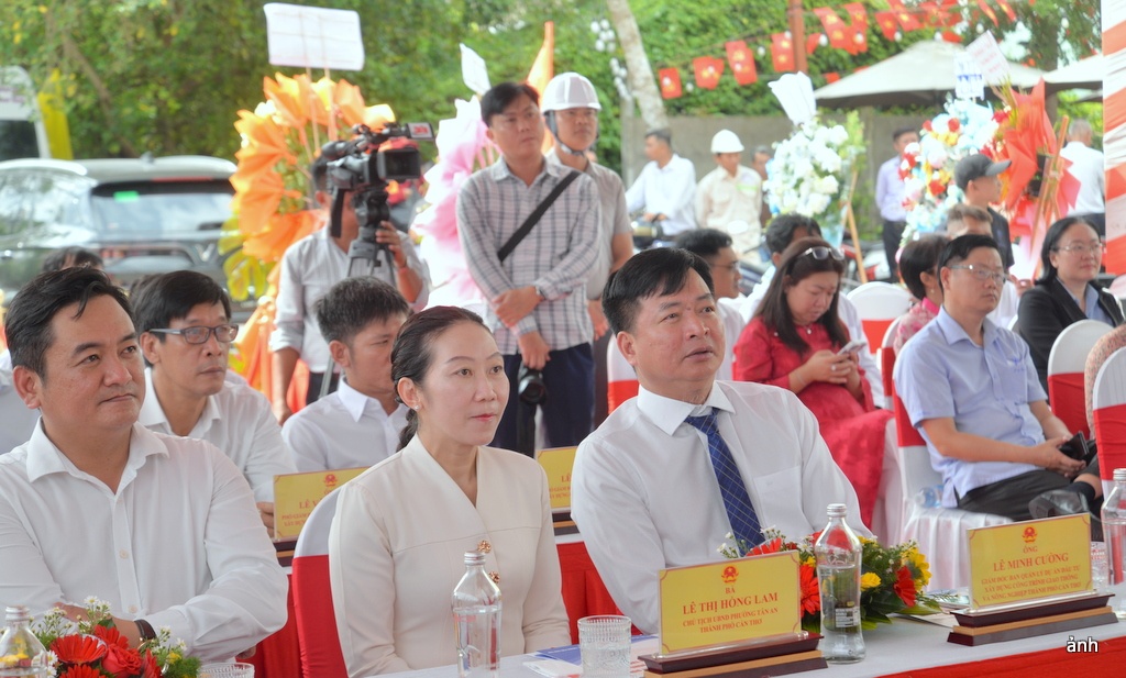 Khởi công dự án cầu, đường dẫn kết nối hai khu tái định cư tại Cần Thơ