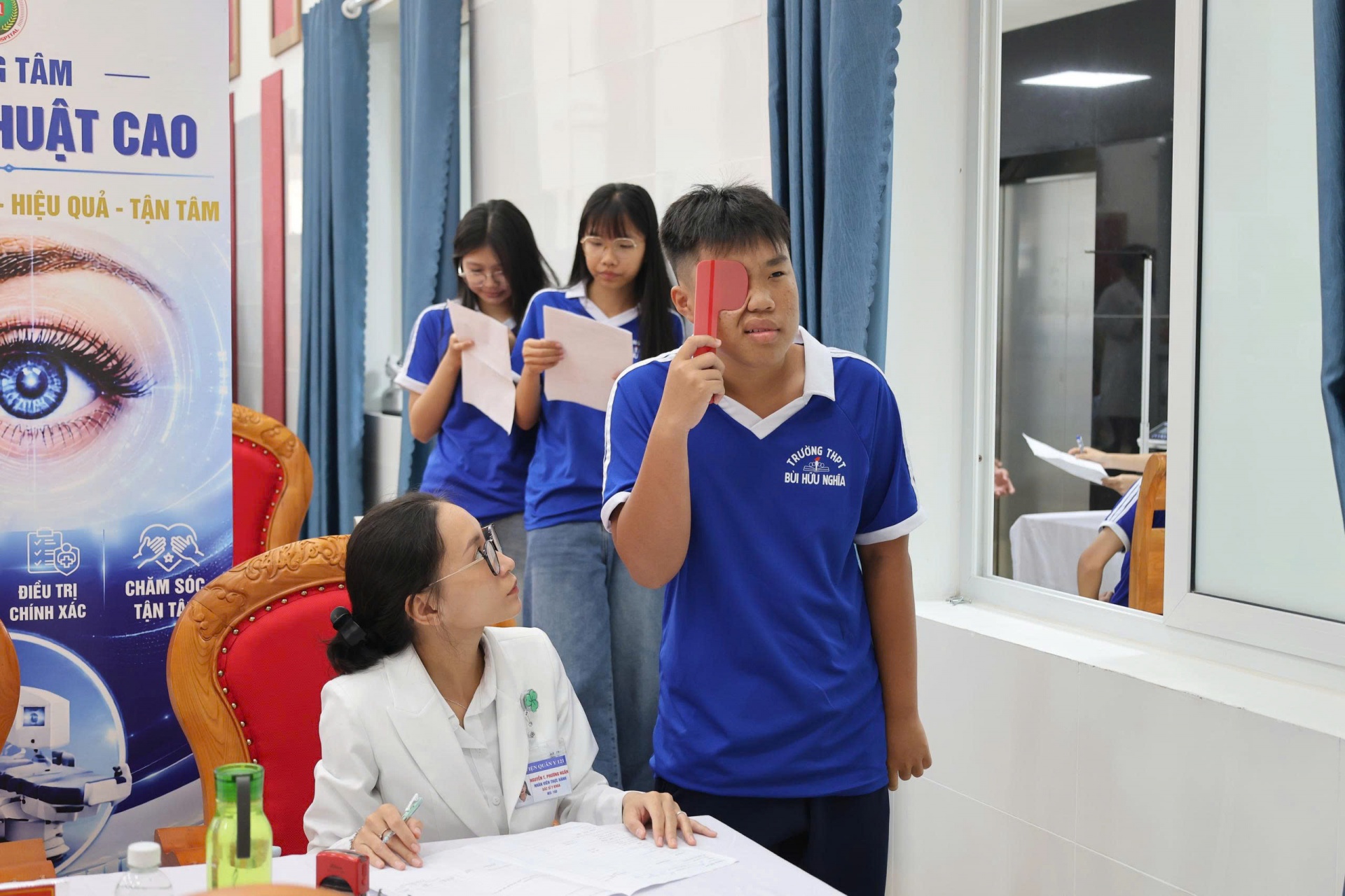 Bệnh viện Quân y 121 khám bệnh miễn phí cho hơn một nghìn học sinh Cần Thơ Bệnh viện Quân y 121 khám bệnh miễn phí cho hơn một nghìn học sinh Cần Thơ