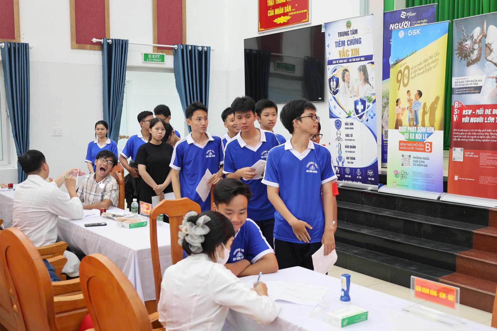 Bệnh viện Quân y 121 khám bệnh miễn phí cho hơn một nghìn học sinh Cần Thơ Bệnh viện Quân y 121 khám bệnh miễn phí cho hơn một nghìn học sinh Cần Thơ