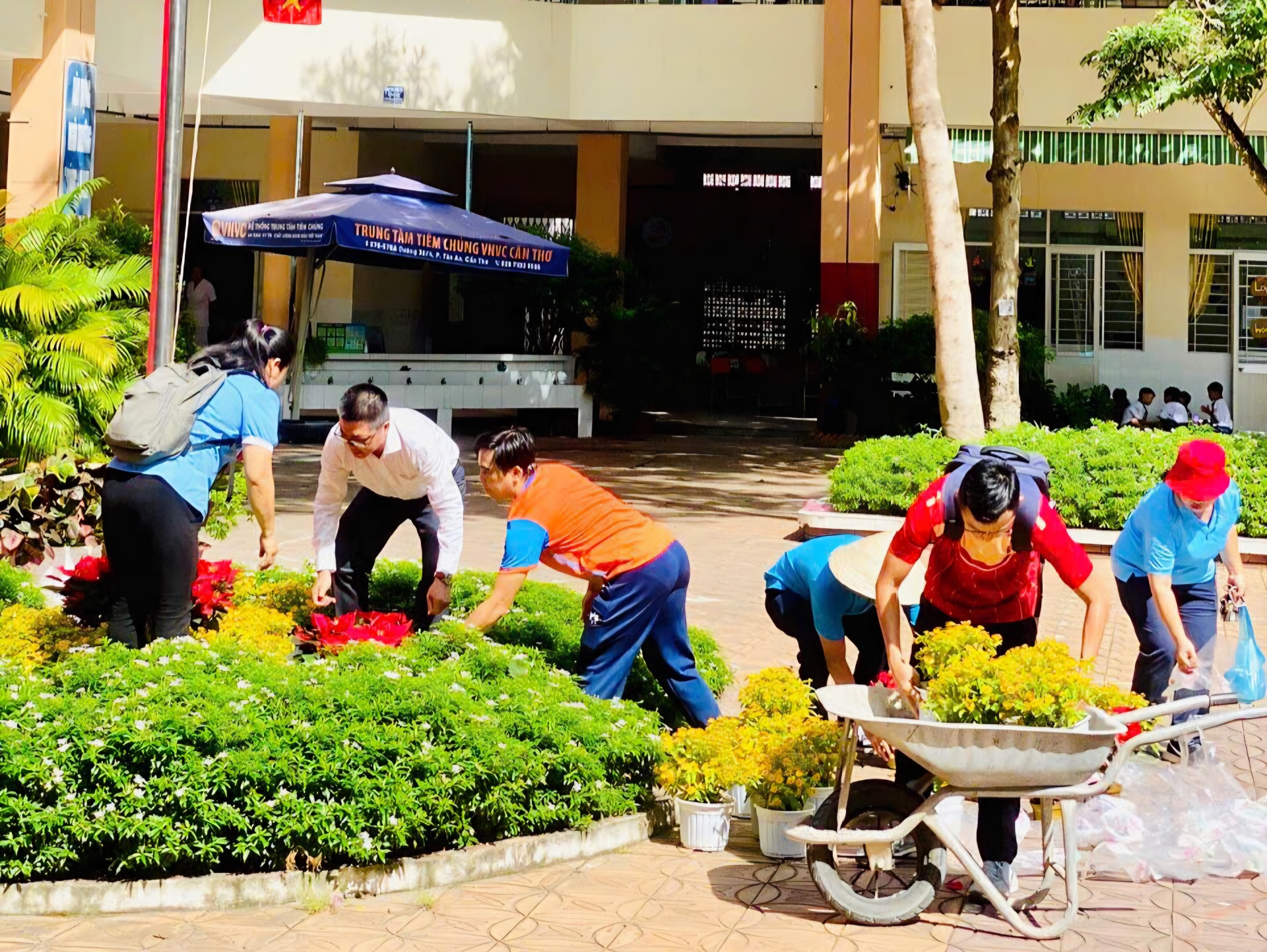 Cần Thơ trang bị miễn phí sách giáo khoa cho học sinh với tổng trị giá 5,7 tỉ đồng