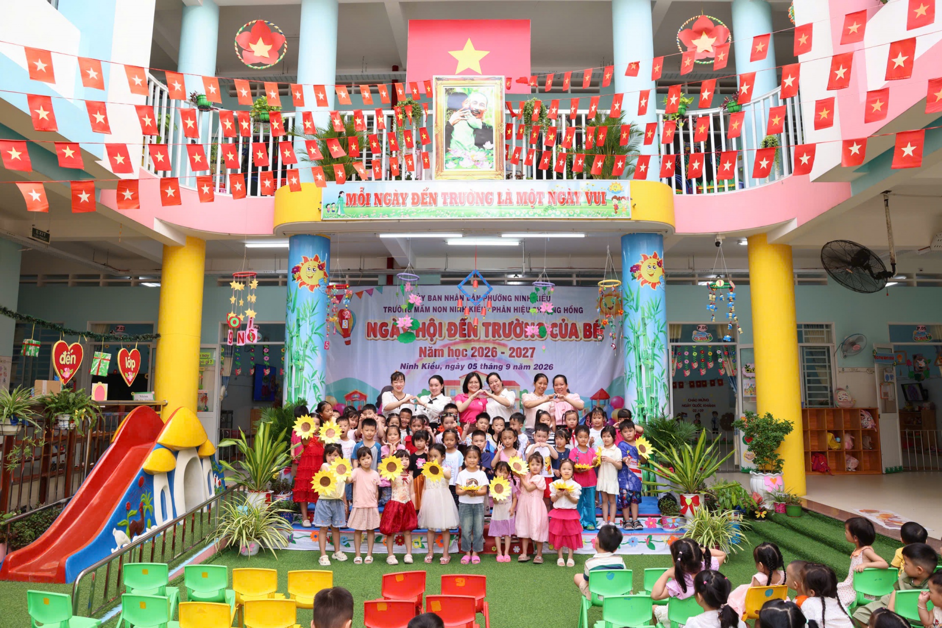 Cần Thơ trang bị miễn phí sách giáo khoa cho học sinh với tổng trị giá 5,7 tỉ đồng