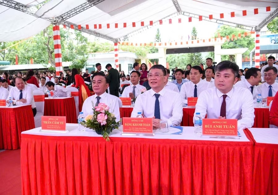 Phó Thủ tướng Thường trực Chính phủ Phạm Gia Túc tới dự Lễ khánh thành và khai giảng năm học mới 2026-2027 tại điểm cầu Trường Phổ thông nội trú Tiểu học và Trung học cơ sở Thanh Nưa (Điện Biên) - Ảnh: chinhphu.vn/Nguyễn Hoàng