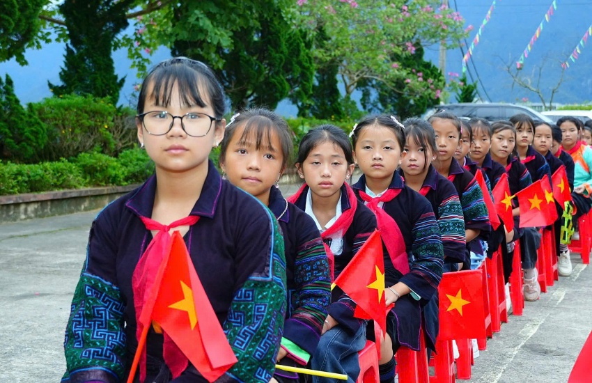 Năm học mới, Trường Phổ thông dân tộc nội trú THC&THPT Sa Pa phấn đấu giữ vững chất lượng giáo dục Năm học mới, Trường Phổ thông dân tộc nội trú THC&THPT Sa Pa phấn đấu giữ vững chất lượng giáo dục