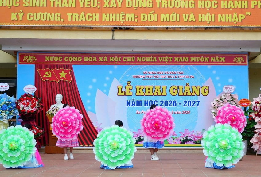 Năm học mới, Trường Phổ thông dân tộc nội trú THC&THPT Sa Pa phấn đấu giữ vững chất lượng giáo dục Năm học mới, Trường Phổ thông dân tộc nội trú THC&THPT Sa Pa phấn đấu giữ vững chất lượng giáo dục