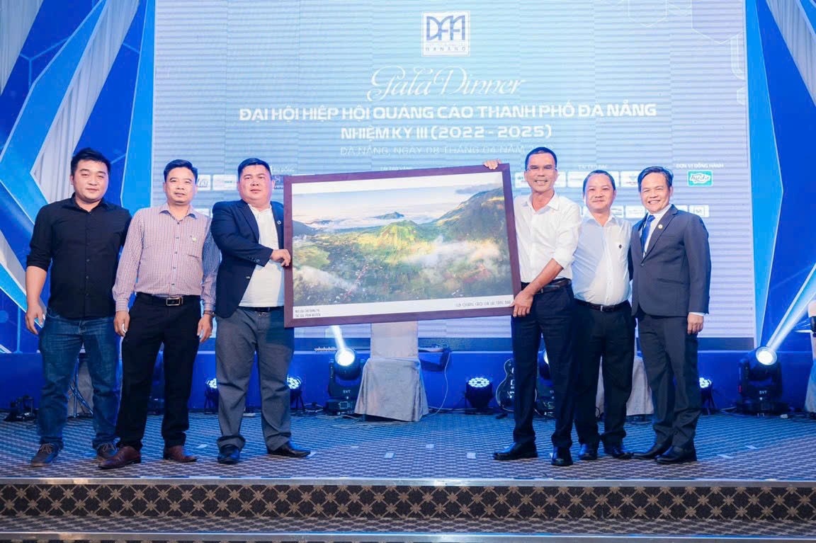 Giàu Nguyễn đồng hành cùng các hoạt động của cộng đồng quảng cáo, góp phần tăng cường kết nối, sẻ chia và hợp tác giữa doanh nghiệp các tỉnh, thành.
