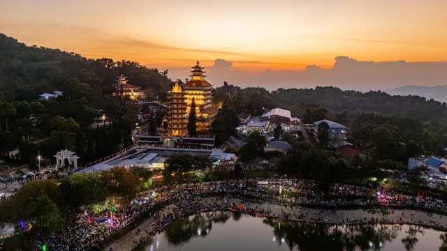 “Núi Cấm – Đêm hoa đăng”, bức tranh thiên nhiên hiếm có, được xem là một trong những tài sản du lịch đặc sắc của An Giang.