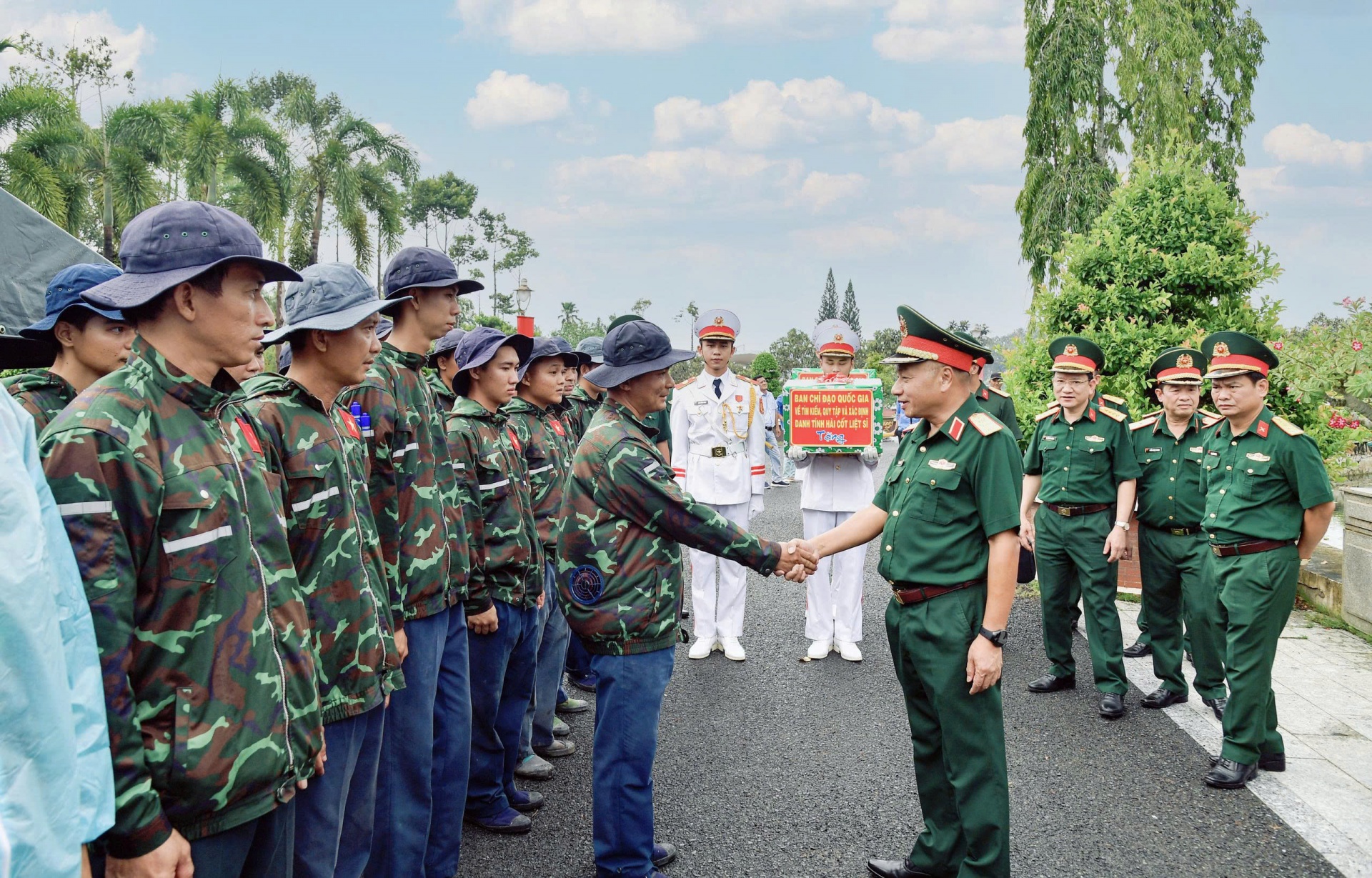 Quân khu 9 quyết tâm hoàn thành các chỉ tiêu tìm kiếm, quy tập và lấy mẫu hài cốt liệt sĩ Quân khu 9 quyết tâm hoàn thành các chỉ tiêu tìm kiếm, quy tập và lấy mẫu hài cốt liệt sĩ