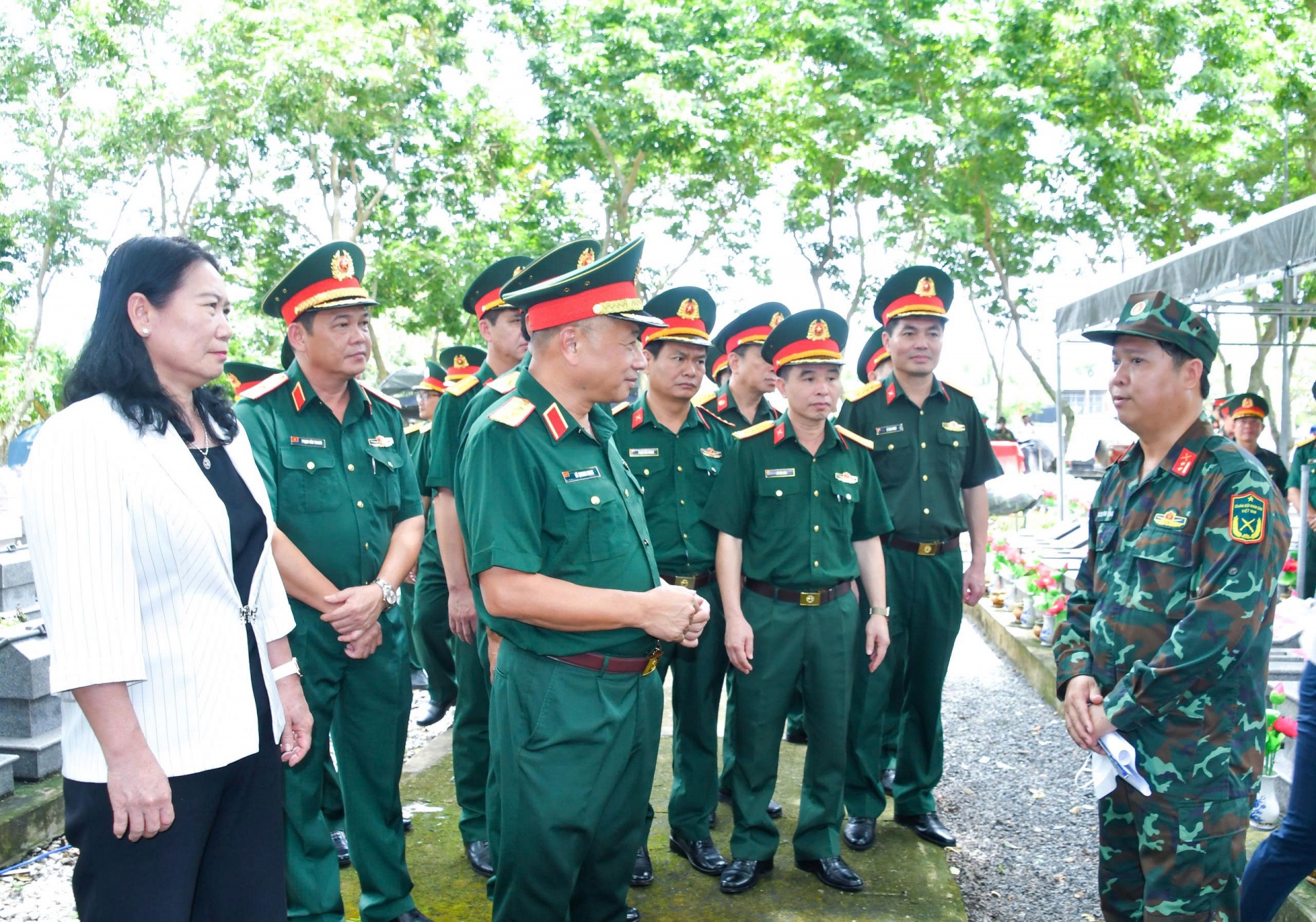 Quân khu 9 quyết tâm hoàn thành các chỉ tiêu tìm kiếm, quy tập và lấy mẫu hài cốt liệt sĩ Quân khu 9 quyết tâm hoàn thành các chỉ tiêu tìm kiếm, quy tập và lấy mẫu hài cốt liệt sĩ