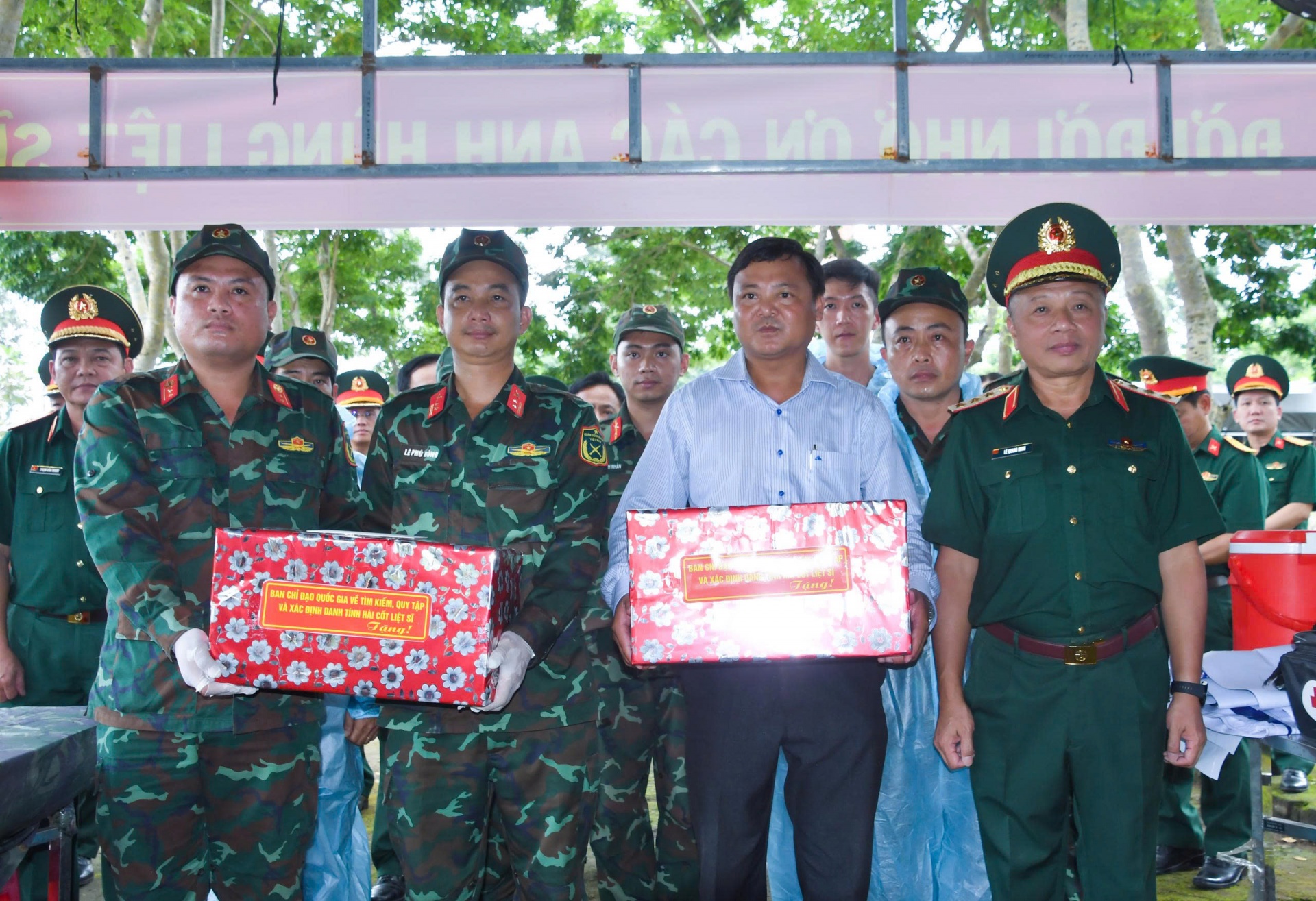 Quân khu 9 quyết tâm hoàn thành các chỉ tiêu tìm kiếm, quy tập và lấy mẫu hài cốt liệt sĩ Quân khu 9 quyết tâm hoàn thành các chỉ tiêu tìm kiếm, quy tập và lấy mẫu hài cốt liệt sĩ