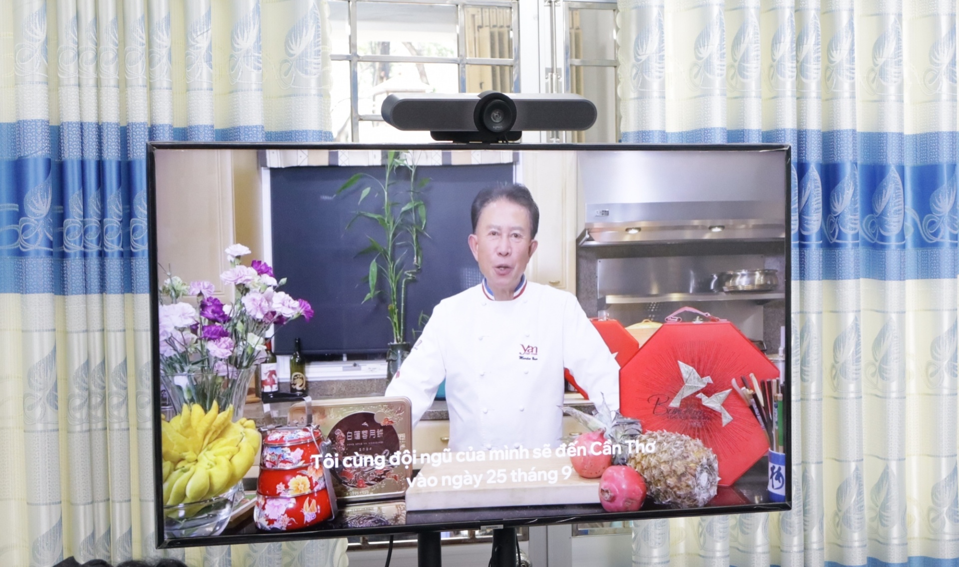 Huyền thoại ẩm thực quốc tế Chef Martin Yan dự kiến xuất hiện tại Tuần lễ mua sắm và ẩm thực Cần Thơ Huyền thoại ẩm thực quốc tế Chef Martin Yan dự kiến xuất hiện tại Tuần lễ mua sắm và ẩm thực Cần Thơ