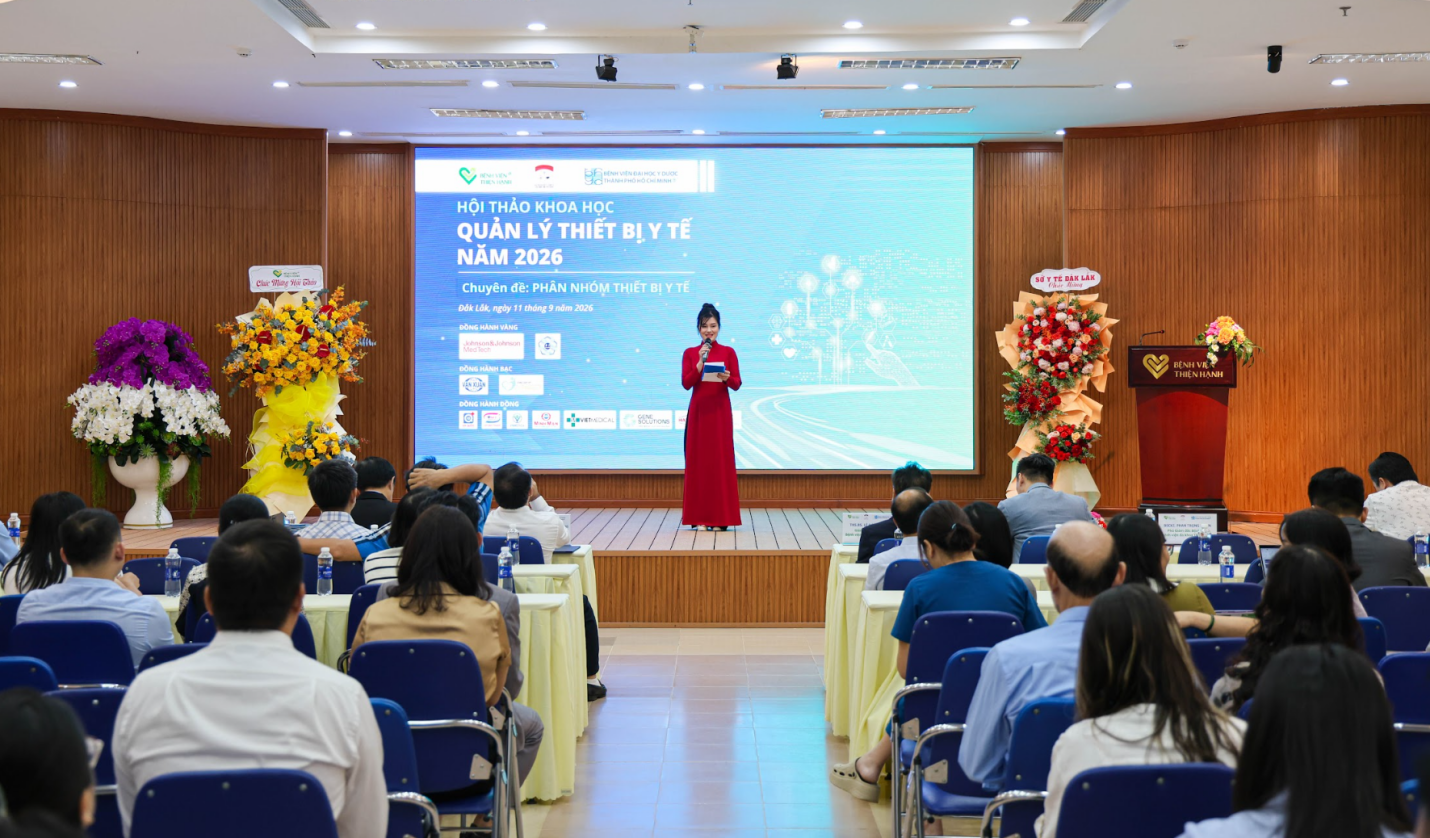 Hơn 200 đại biểu, chuyên gia và cán bộ y tế cùng kết nối, chia sẻ kinh nghiệm về quản lý thiết bị y tế. Hơn 200 đại biểu, chuyên gia và cán bộ y tế cùng kết nối, chia sẻ kinh nghiệm về quản lý thiết bị y tế.