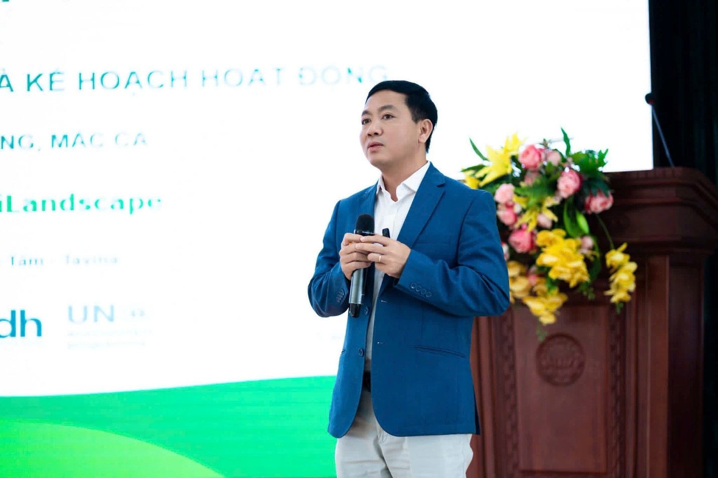 Ông Nguyễn Thanh Tâm, Giám đốc Công ty Cổ phần TMT Consulting, phát biểu, chia sẻ tại Hội thảo. Ảnh: UNDP Việt Nam Ông Nguyễn Thanh Tâm, Giám đốc Công ty Cổ phần TMT Consulting, phát biểu, chia sẻ tại Hội thảo. Ảnh: UNDP Việt Nam